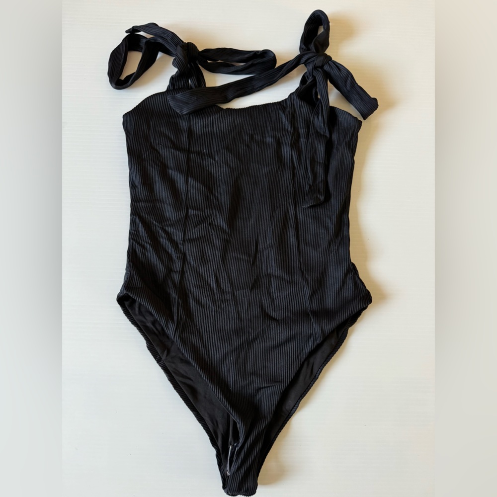 Swimwear one pc